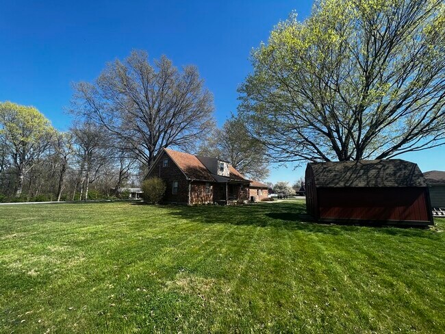Building Photo - 3900 Scenic Trail