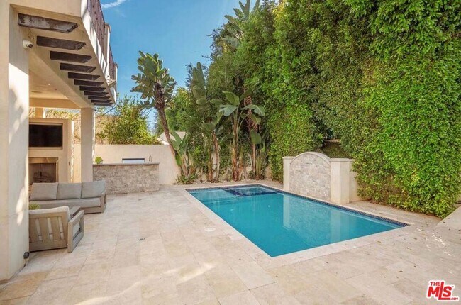 Foto del edificio - 329 Canon Dr