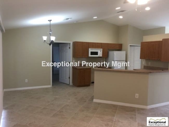 Foto del edificio - 3/2/2-Available Now.