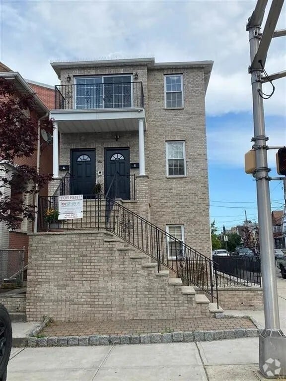 Building Photo - 314 Avenue B