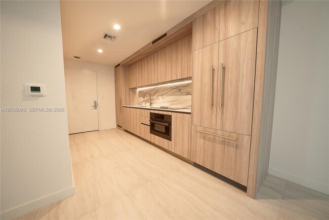 Foto del edificio - 77 SE 5th St