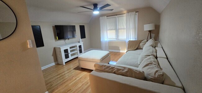 Foto del edificio - 1825 S 52nd St