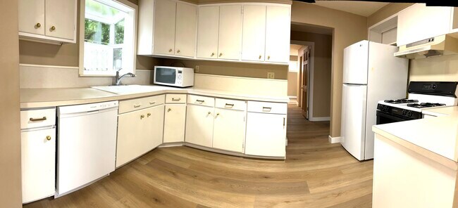 Foto del edificio - 15545 8th Ave NE