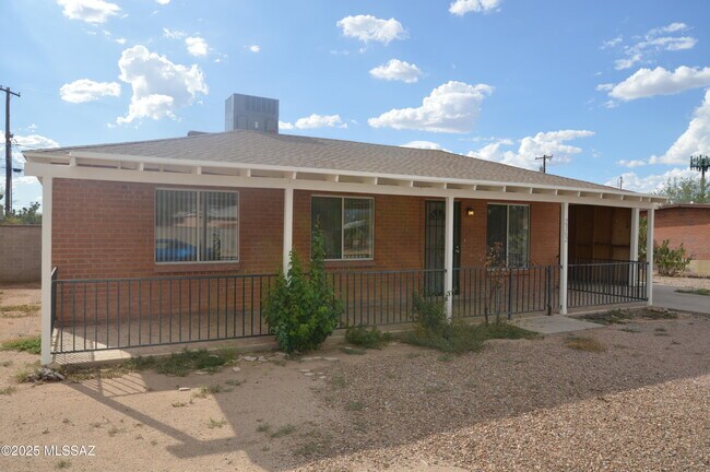 Foto del edificio - 2362 S Jefferson Ave