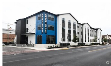 Building Photo - 224 N Front St