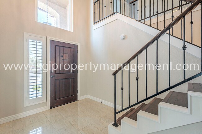 Foto del edificio - 5544 E Paradise Ln