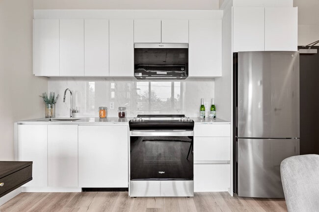 Building Photo - Gemini Tower