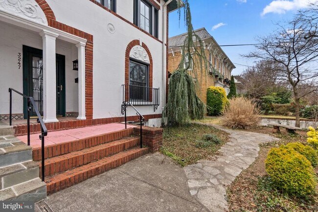 Foto del edificio - 3247 38th St NW