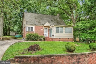 Building Photo - 8218 Roanoke Ave