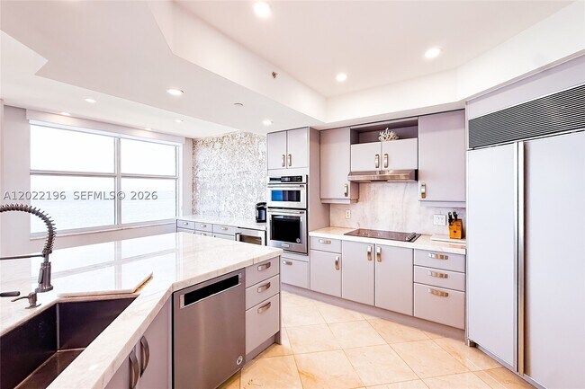 Building Photo - 2100 N Ocean Blvd