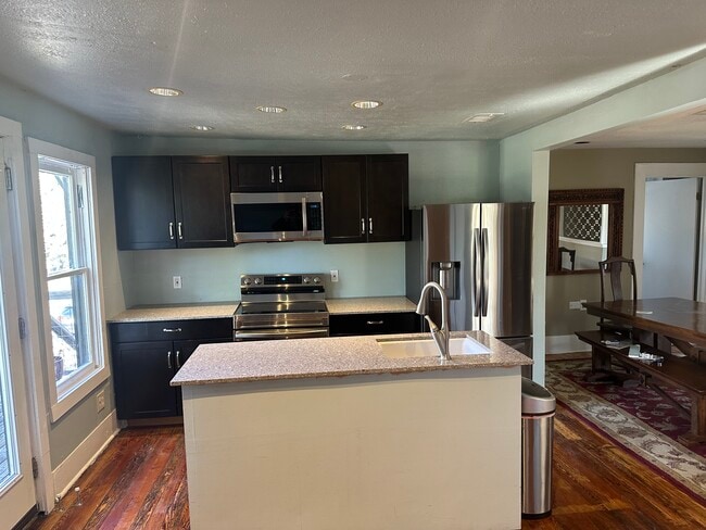 Kitchen - 1822 W 35th St