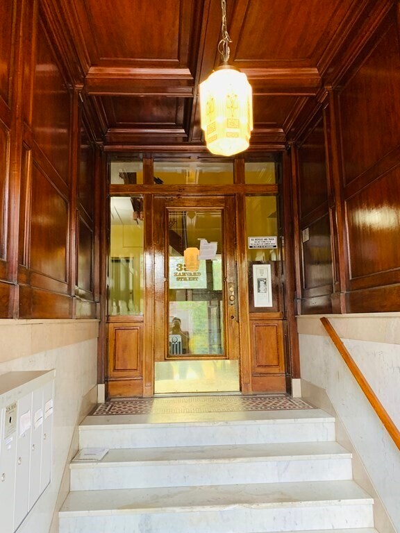 Building Photo - 333 Harvard St