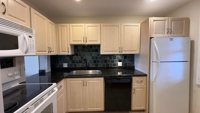 Foto del edificio - 4266 Deste Ct