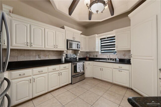 Building Photo - 3914 Tierra Escondido
