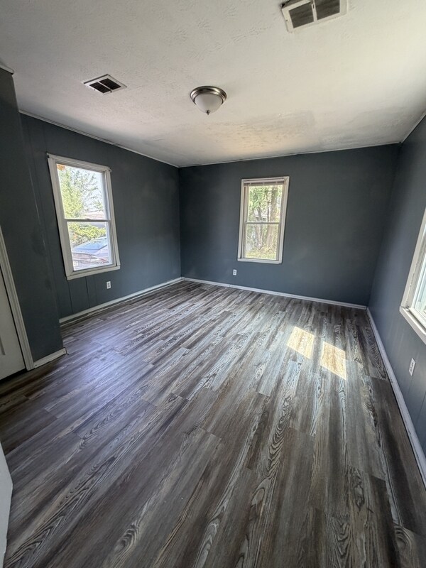 Foto del edificio - 16317 Clearview Ave