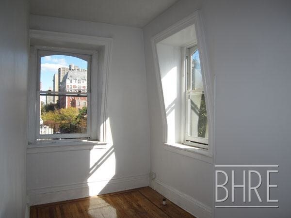 Building Photo - 93 Remsen St