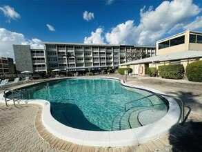 Building Photo - 330 SE 2nd St