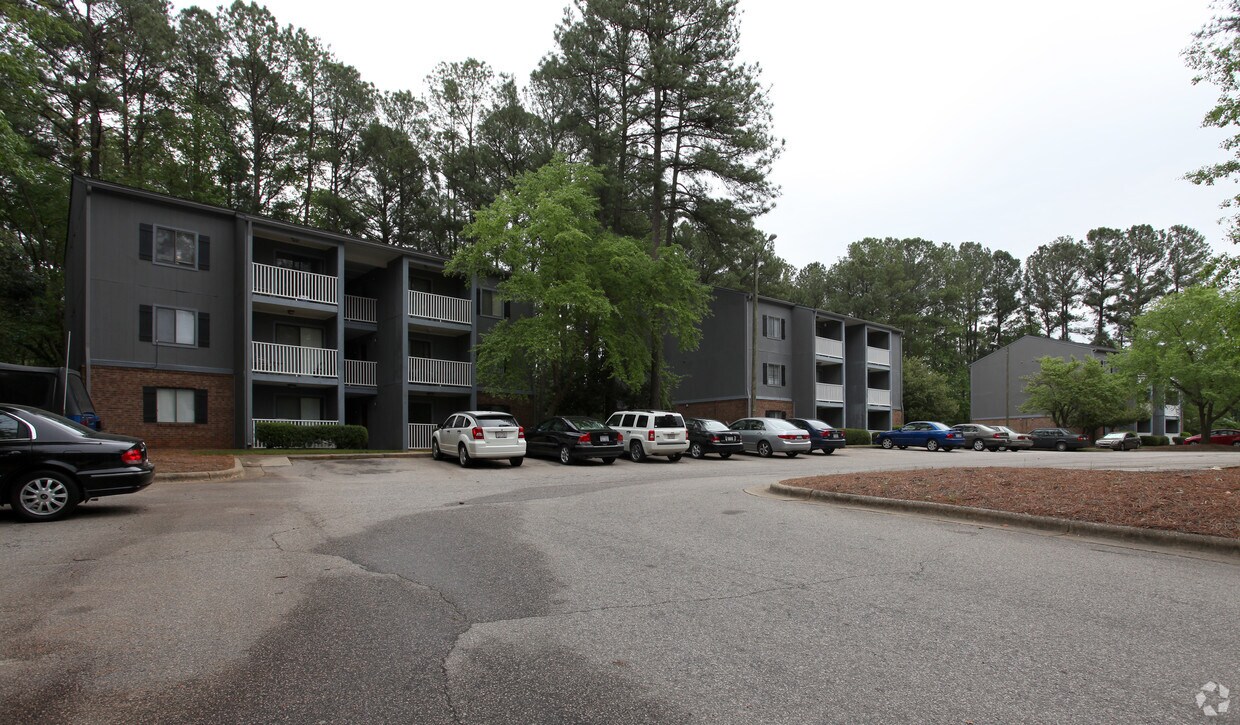 Pine Knoll Apartments Raleigh, NC