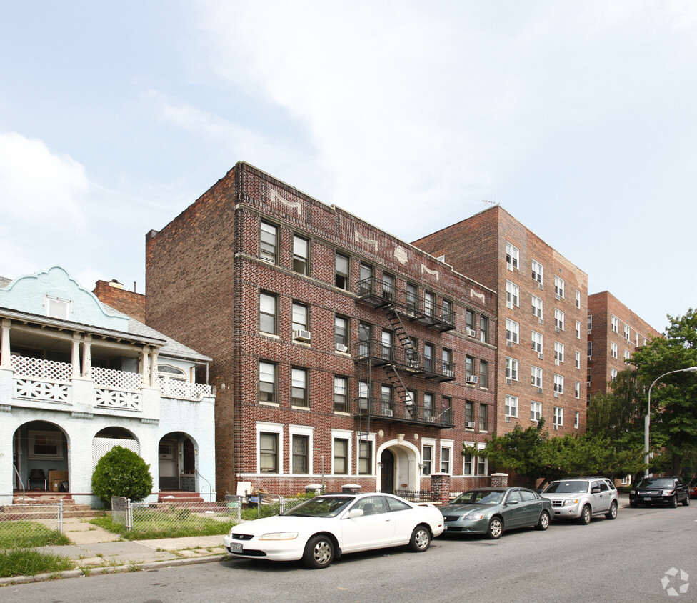 Building Photo - 2143 82nd St