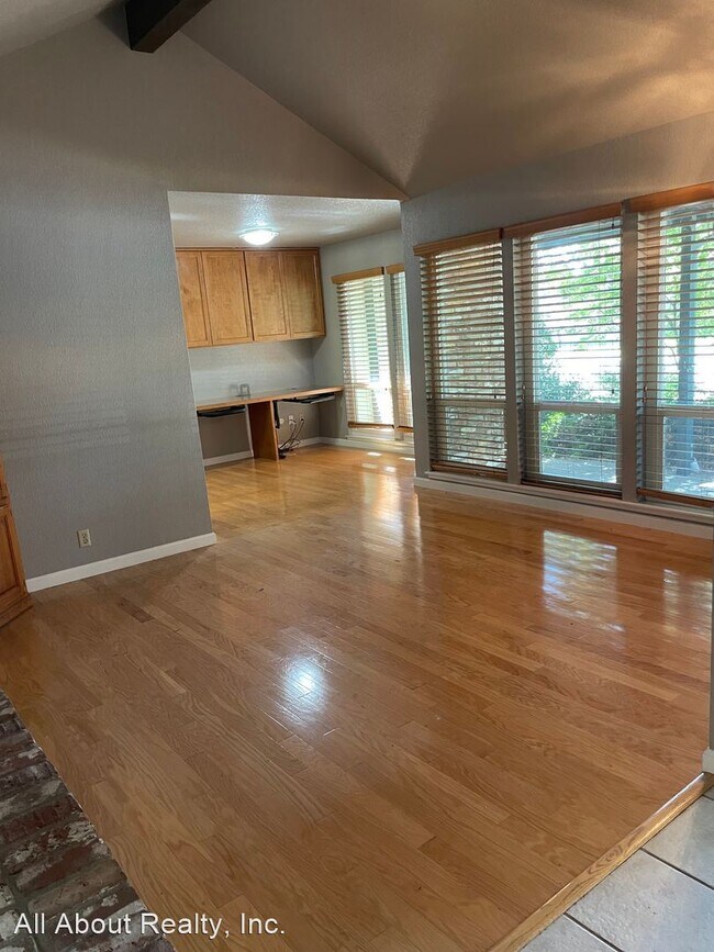 Building Photo - 3 br, 2 bath House - 3635 MOUNTAIN VIEW DRIVE