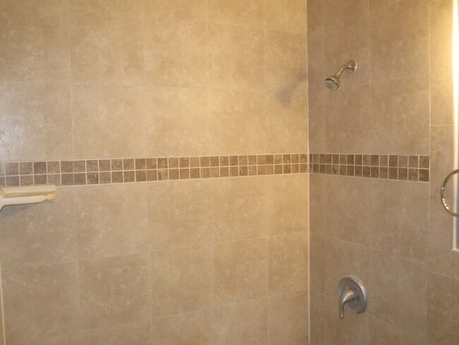 Building Photo - 215 Covina Ave