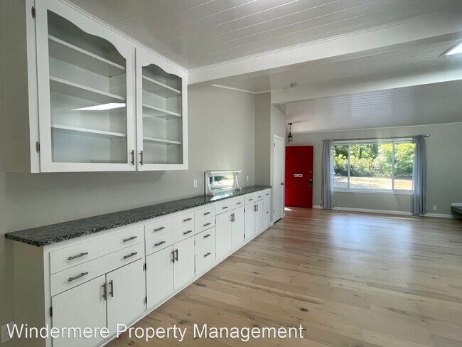 Building Photo - 3 br, 2.5 bath House - 16821 Scandia Lane NW