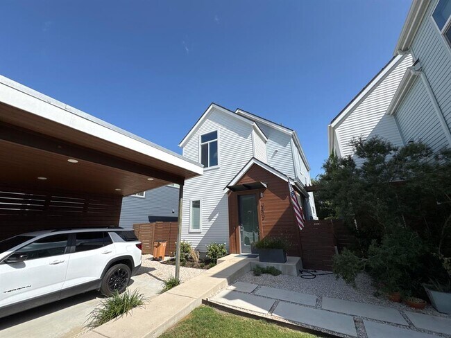 Foto del edificio - 3612 Clary Wy