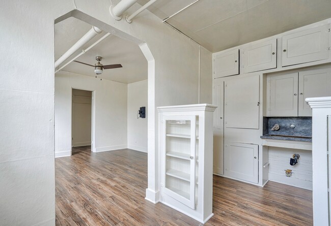 Foto del edificio - Warnell Apartments!
