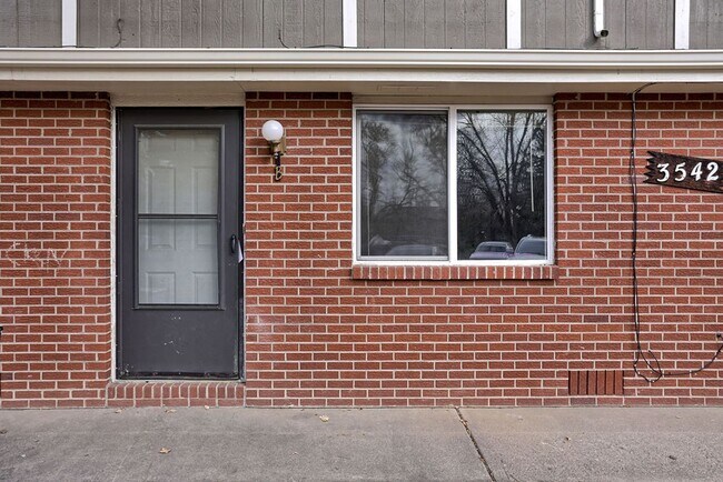 Foto del edificio - 3542 Butternut Dr