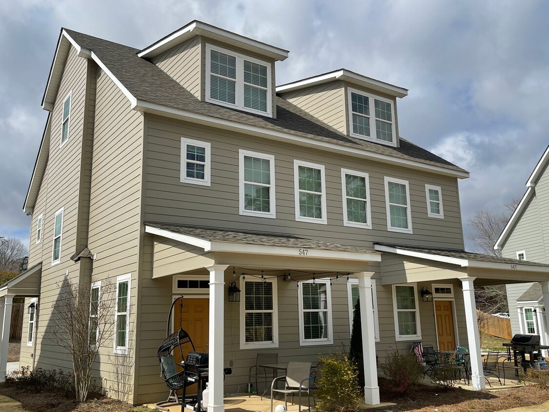 Photo - Row On Ross 547