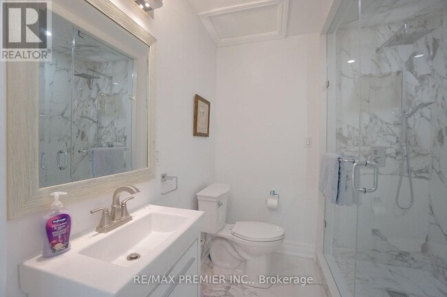 Building Photo - 114 Tandridge Crescent