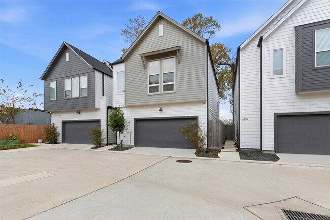 Foto del edificio - 4605 Lavatera St