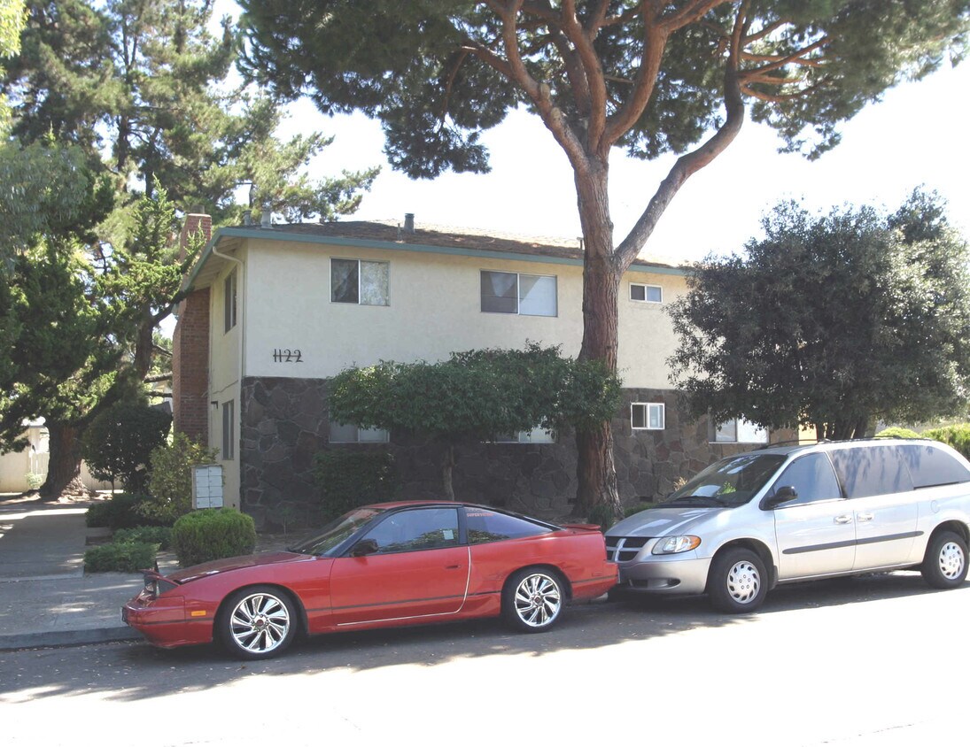 Building Photo - 1122 Oakmont Dr