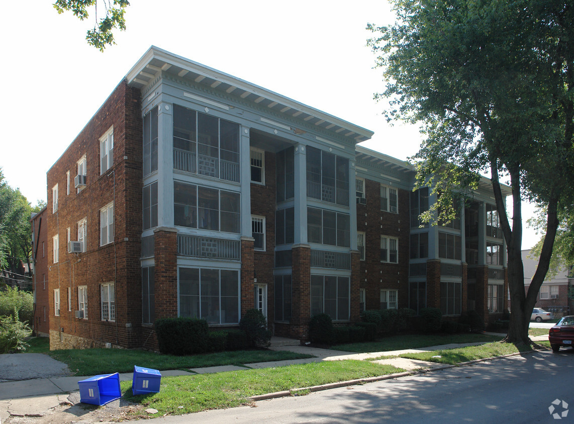 Building Photo - South Plaza Apartments