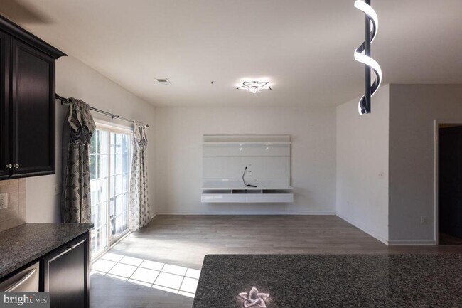 Foto del edificio - 14766 Malloy Ct