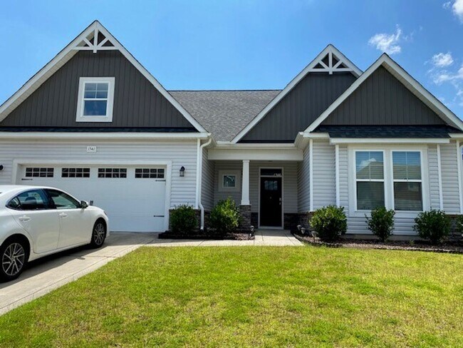 Building Photo - 1541 Eastbourne Dr