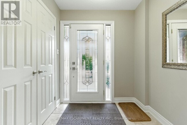 Building Photo - 1624 Gallant Dr