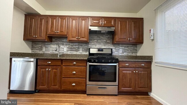Building Photo - 2910 Cantania Pl