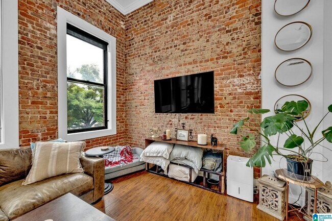 Foto del edificio - 2112 Morris Ave