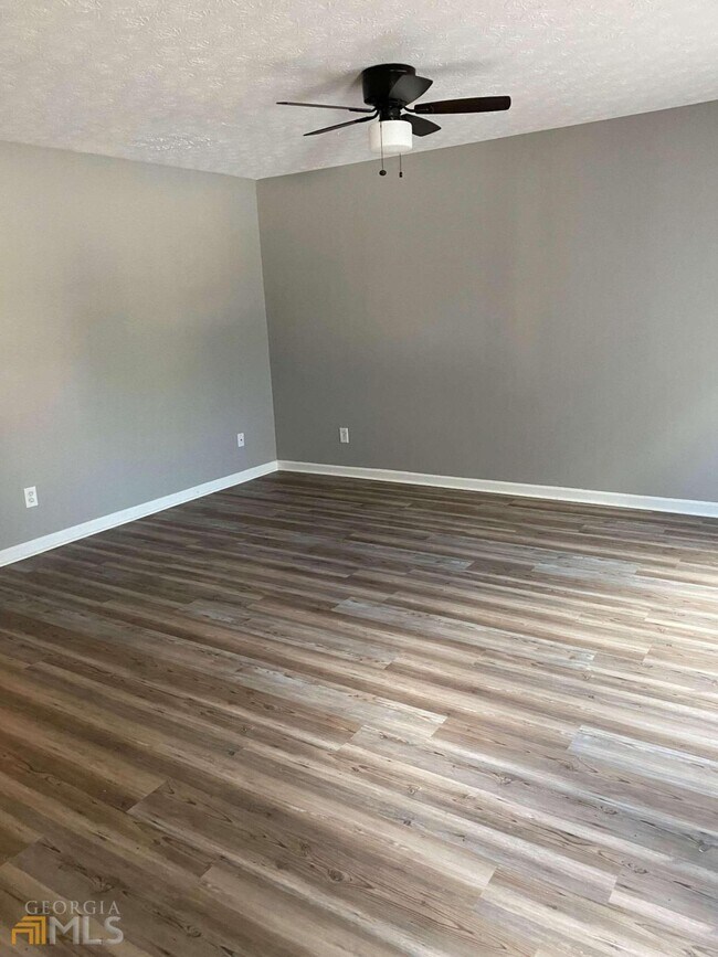 Foto del edificio - 5760 Strathmoor Manor Cir
