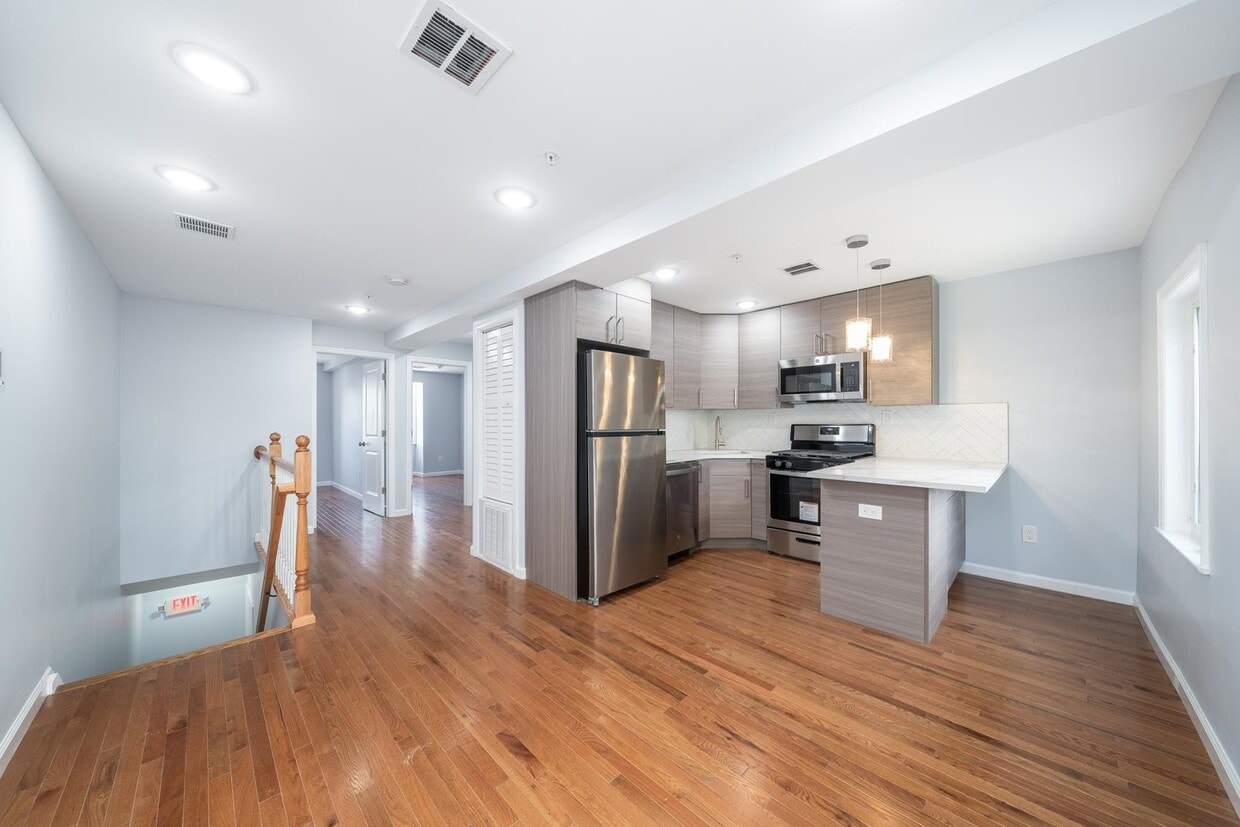 49 Jewett Ave Unit 3, Jersey City, NJ 07304 Condo for Rent in Jersey