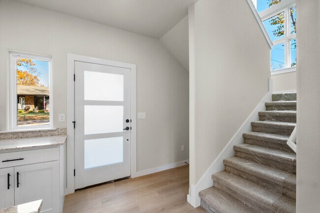 Building Photo - 50 Thaxted Dr