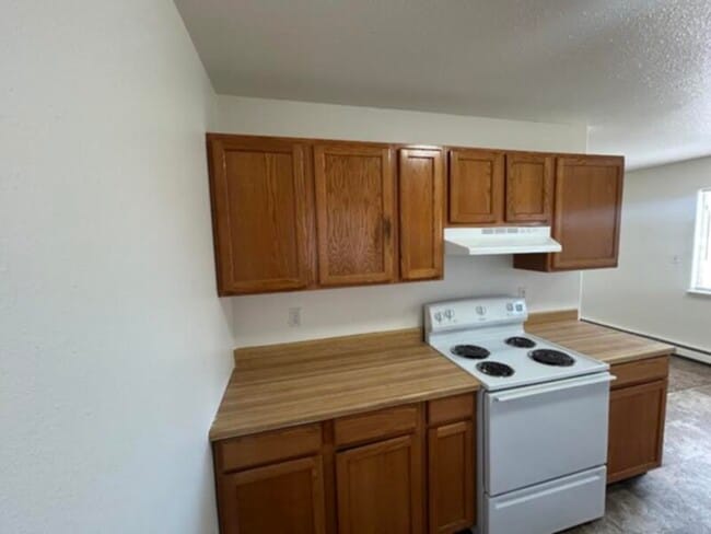 Foto del edificio - New Paint and Flooring Throughout!!