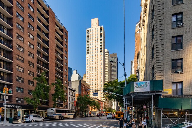 Building Photo - 162 E 37th St