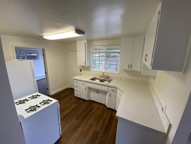 Foto del edificio - 3106 E 15th St