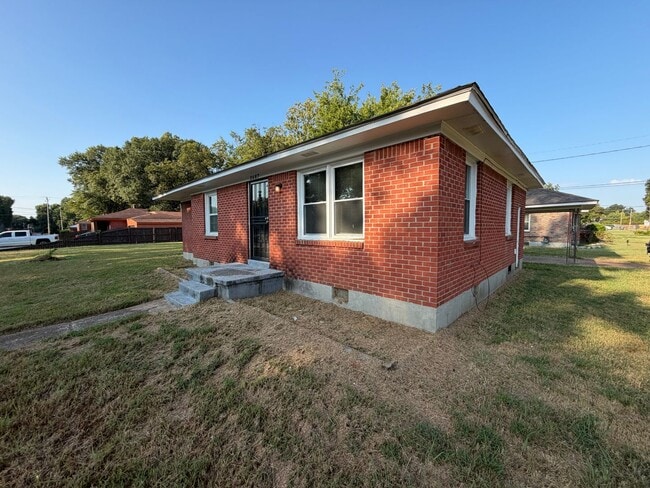 Building Photo - 3687 Windcrest Rd
