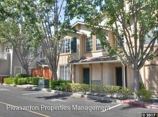 Foto principal - 3 br, 2.5 bath House - 7442 Brigadoon Way