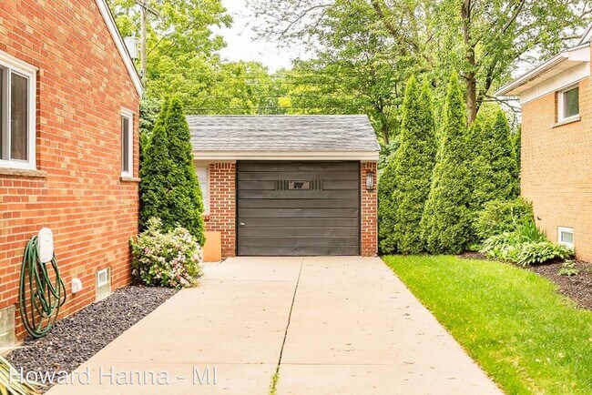 Building Photo - 2 br, 2 bath House - 1347 Arella Blvd.