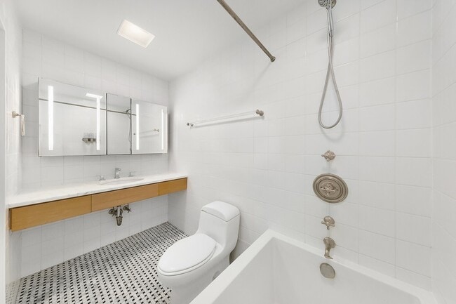 Building Photo - 14 Prince St