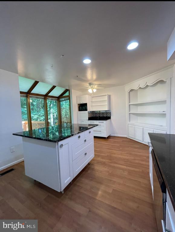 Building Photo - 7502 Elioak Terrace